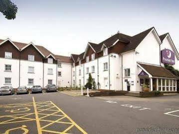 Premier Inn Хоршъм Екстериор снимка